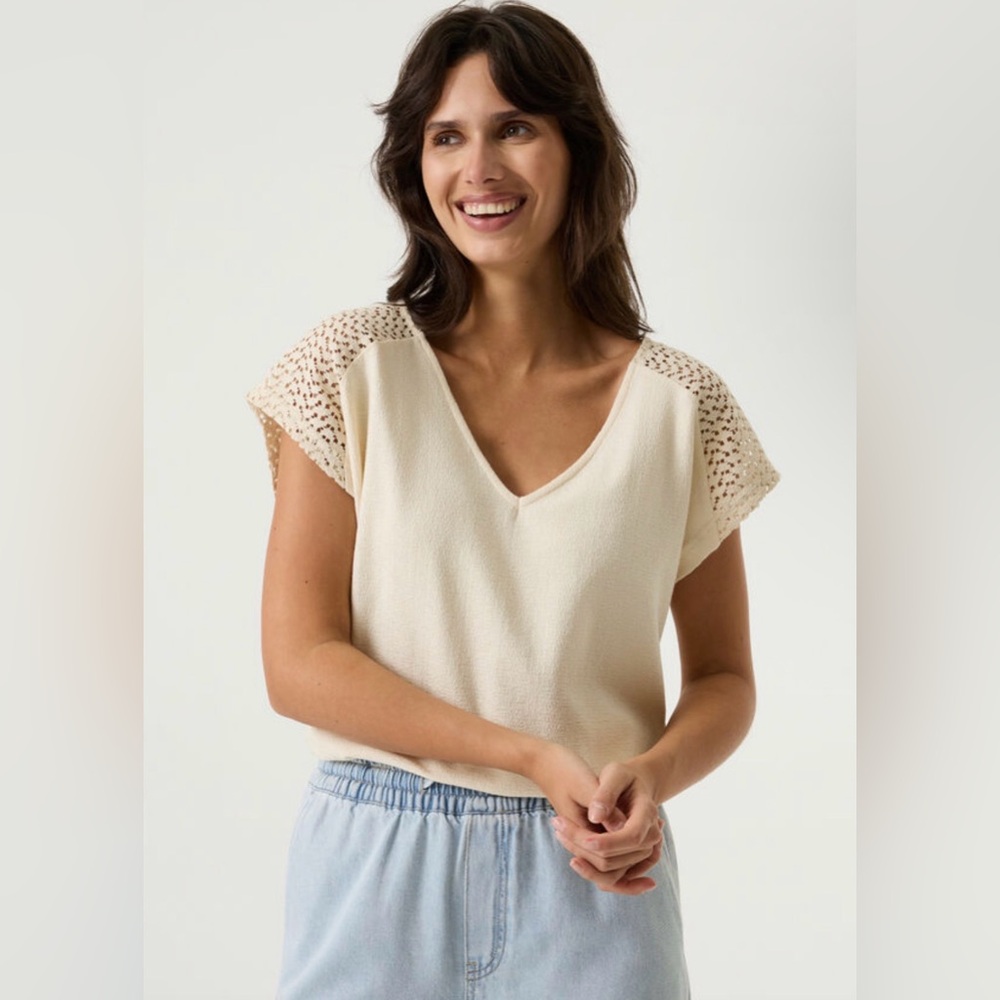 GARCIA- Cream Knit Women's Top